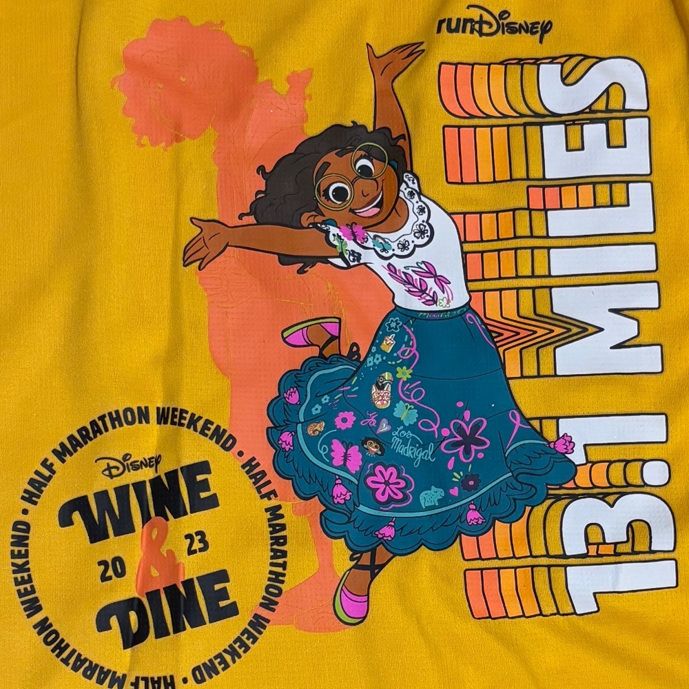 RunDisney Wine and Dine Encanto Half Marathon Long Sleeve - Size Women's Medium